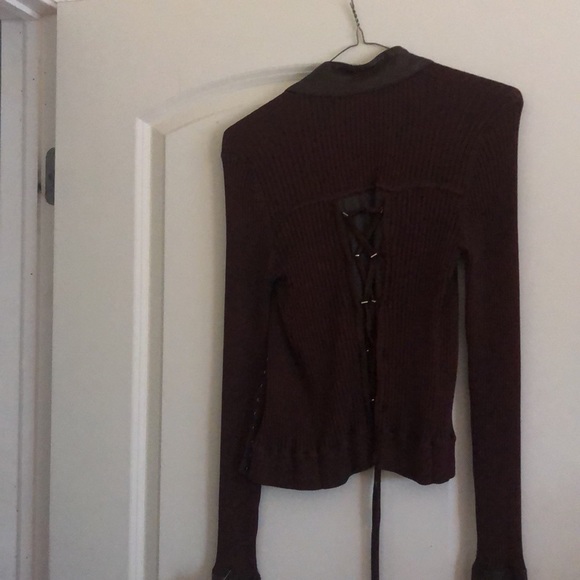 Top - Picture 5 of 6